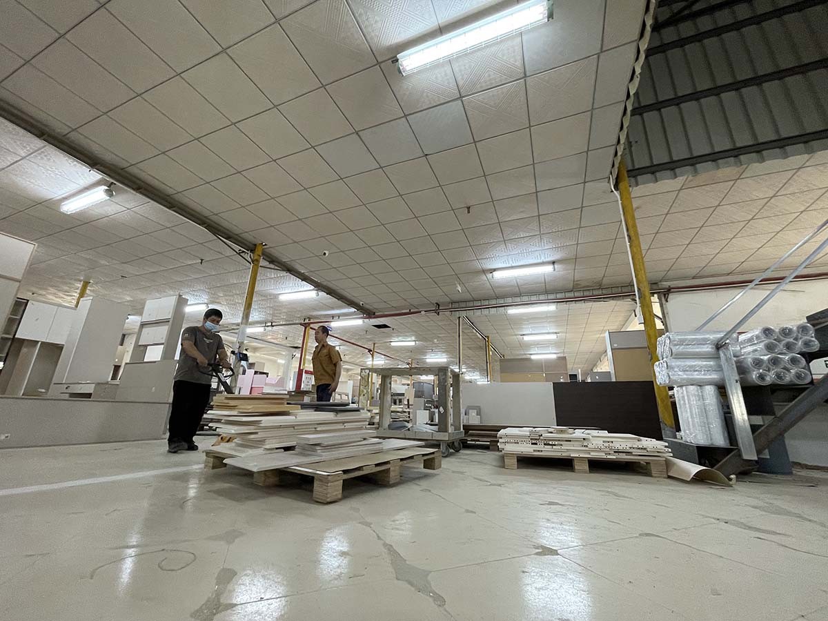 自有工廠VS代工貼牌：全屋訂製的品質分水嶺何在？