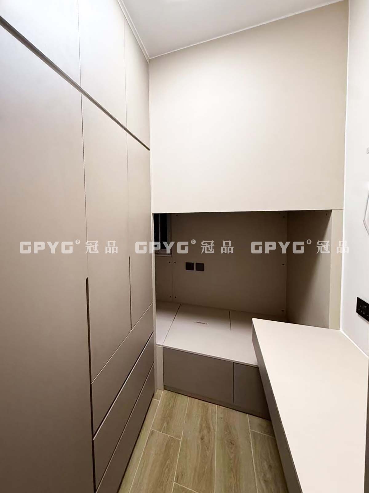 冠品宅配：組合床連衣櫃書台設計技巧與款式解析